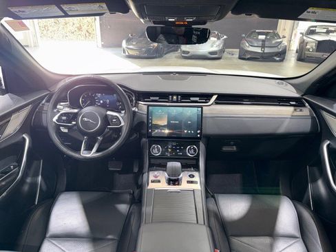 Used 2021 Jaguar F-PACE S image 8