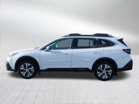 Used 2022 Subaru Outback Touring image 4