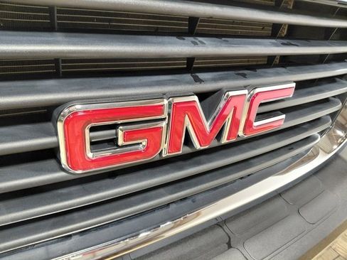 Used 2024 GMC Savana 2500 w/ Driver Convenience Package image 10