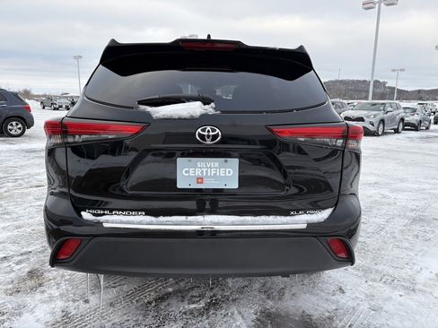 Certified 2022 Toyota Highlander XLE image 4