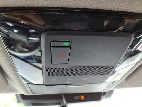 Used 2025 Mitsubishi Outlander SE AWD/4WD image 36