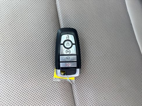 Used 2020 Ford Explorer Limited RWD image 31
