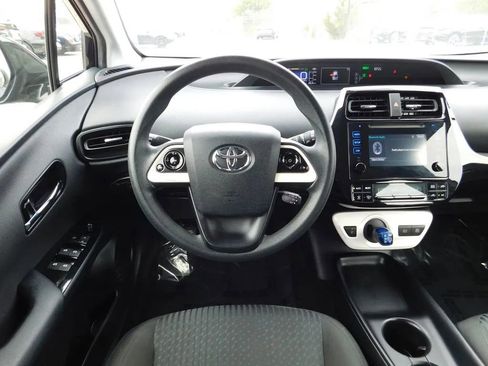 Used 2016 Toyota Prius Two image 9
