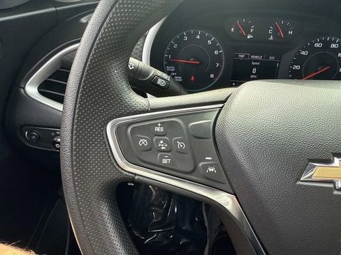 Used 2025 Chevrolet Malibu LT image 32