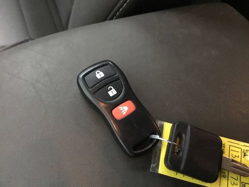 Used 2019 Nissan Frontier PRO-4X AWD/4WD image 9