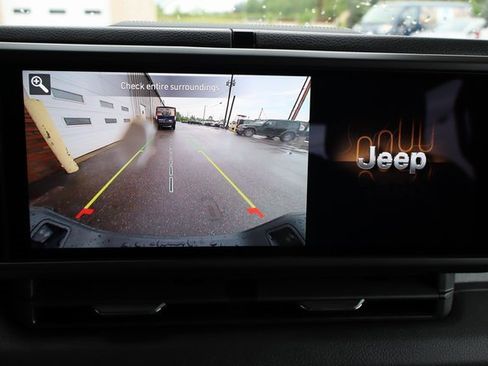 New 2025 Jeep Gladiator Sport image 21