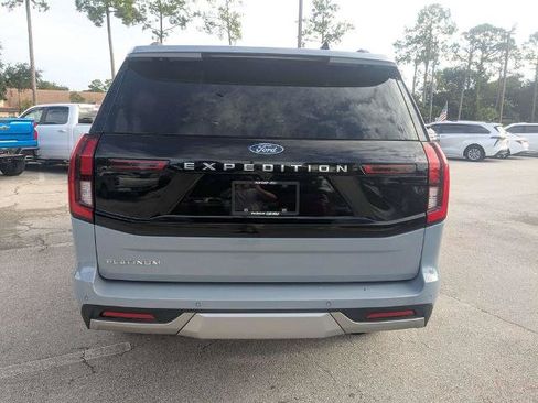 Certified 2025 Ford Expedition Platinum AWD/4WD image 5