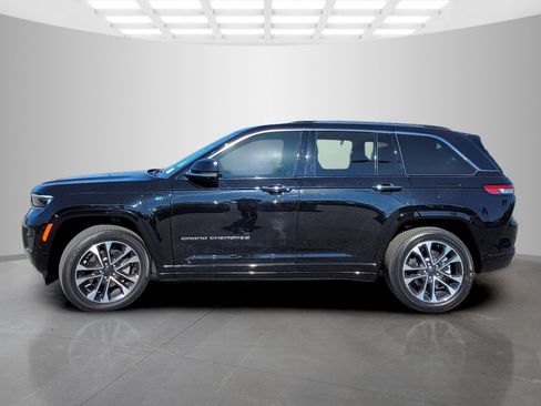 Used 2023 Jeep Grand Cherokee Overland w/ Advanced Protech Group III AWD/4WD image 8