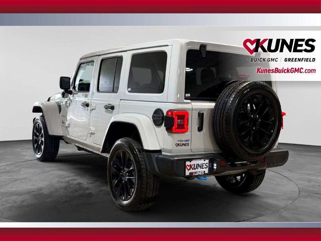 Used 2024 Jeep Wrangler Unlimited Sahara AWD/4WD image 8