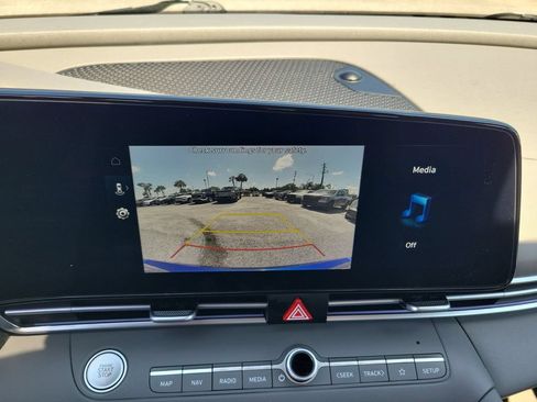 Used 2024 Hyundai Elantra SEL FWD image 30