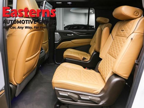 Used 2022 Cadillac Escalade ESV Sport w/ Touring Package image 25