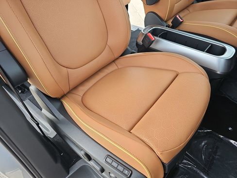 New 2025 Volkswagen ID. Buzz Pro S image 10