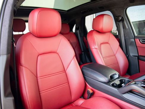 Certified 2023 Porsche Cayenne GTS AWD/4WD image 25