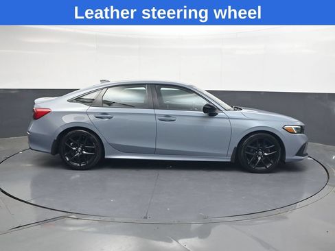 Used 2023 Honda Civic Sport image 3