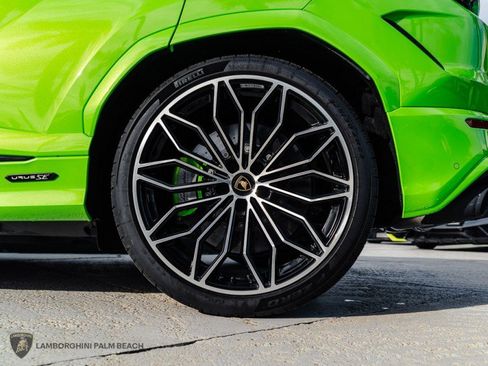 Used 2025 Lamborghini Urus SE AWD/4WD image 25