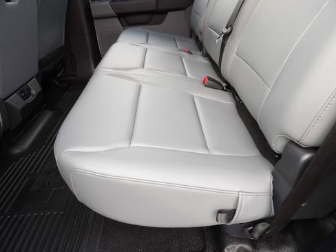 Used 2024 Ford F550 2WD Crew Cab Super Duty image 32