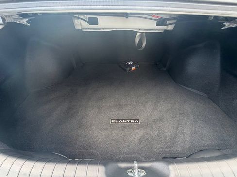 Used 2025 Hyundai Elantra Sport FWD image 31