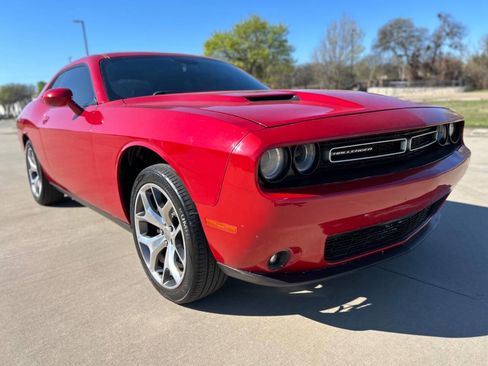 Used 2016 Dodge Challenger SXT Plus image 4