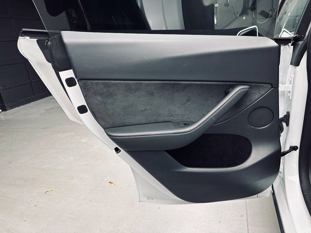 Used 2023 Tesla Model Y Performance AWD/4WD image 26