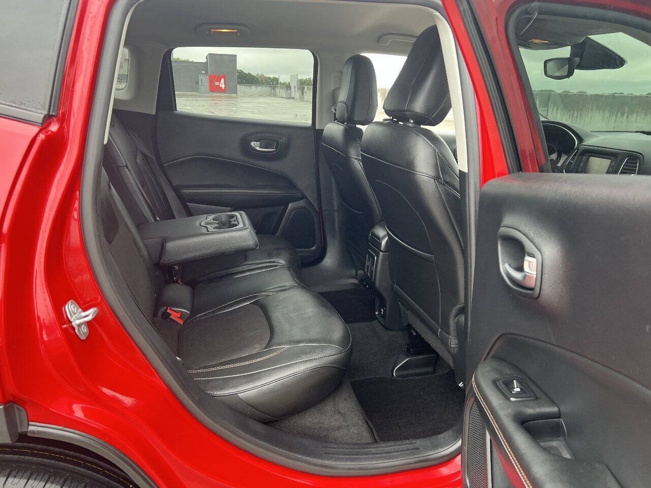 Used 2018 Jeep Compass Latitude AWD/4WD image 24