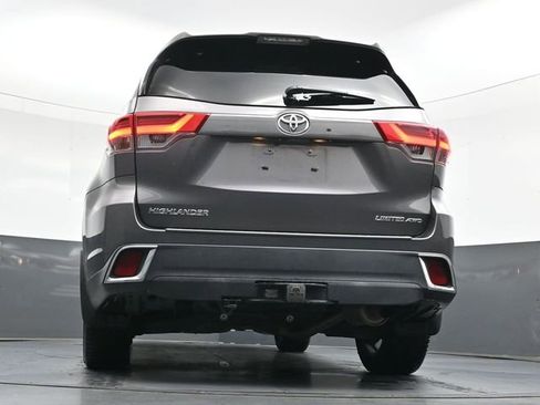 Used 2018 Toyota Highlander Limited AWD/4WD image 32