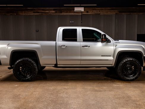 Used 2017 GMC Sierra 1500 SLT w/ Enhanced Driver Alert Package image 11