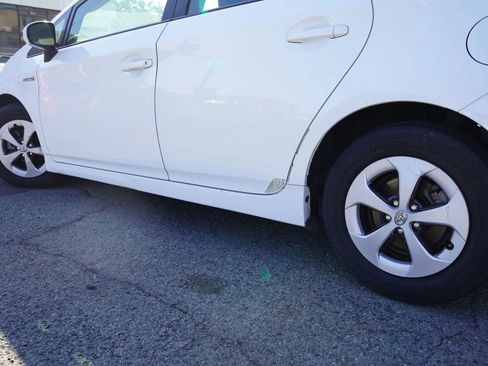 Used 2014 Toyota Prius Two image 6