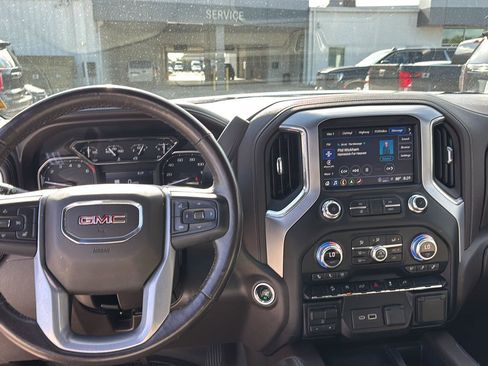 Used 2021 GMC Sierra 1500 SLT w/ SLT Convenience Package AWD/4WD image 16