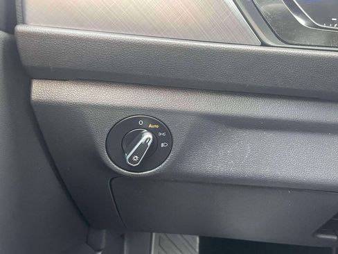 Used 2023 Volkswagen Jetta SE FWD image 21