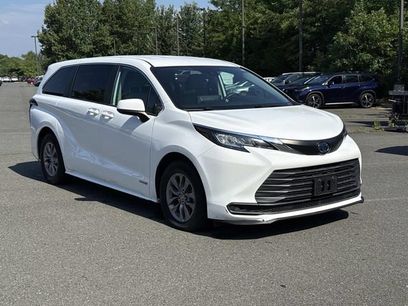 Used 2021 Toyota Sienna LE