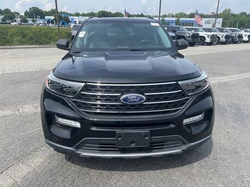 Used 2020 Ford Explorer XLT w/ Equipment Group 202A AWD/4WD image 3