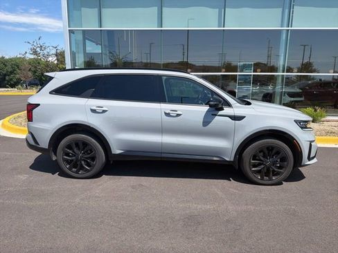 Used 2023 Kia Sorento SX AWD/4WD image 11