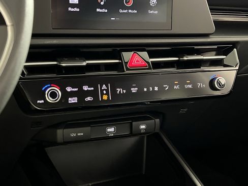 New 2026 Kia Niro LX image 19