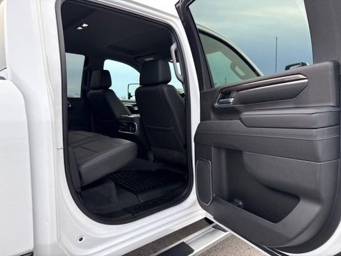 Used 2024 Chevrolet Silverado 3500 LTZ w/ LTZ Convenience Package image 26