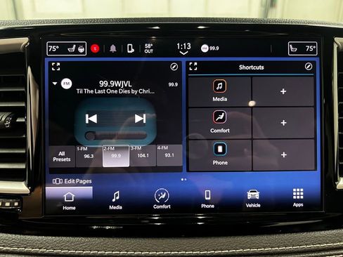 Used 2023 Chrysler Pacifica Touring-L w/ S Appearance Package image 21