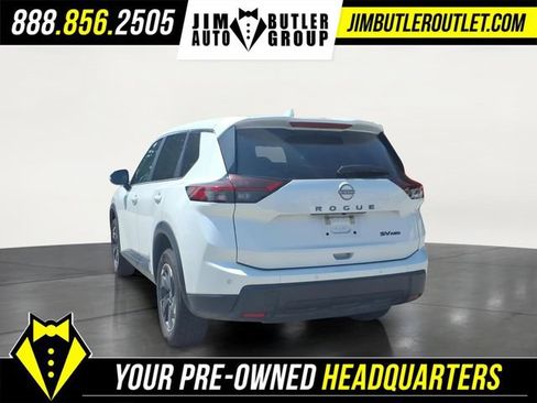 Used 2024 Nissan Rogue SV AWD/4WD image 2