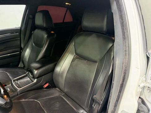 Used 2012 Chrysler 300 C image 19
