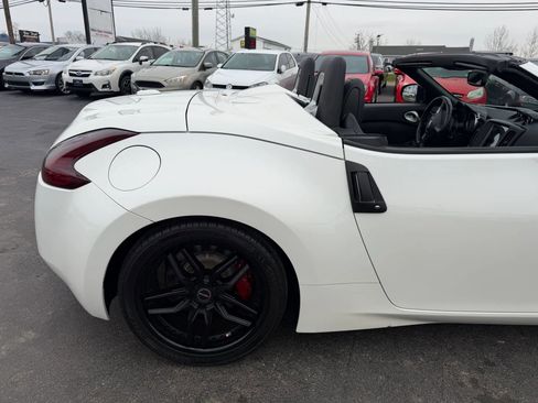 Used 2014 Nissan 370Z Touring w/ Sport Package RWD image 47