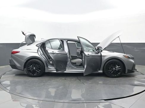 Used 2026 Toyota Camry SE image 31