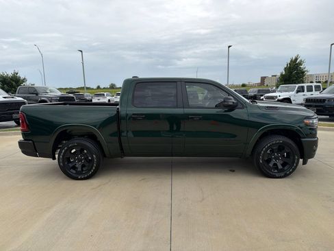 New 2026 RAM 1500 4x4 Crew Cab image 7