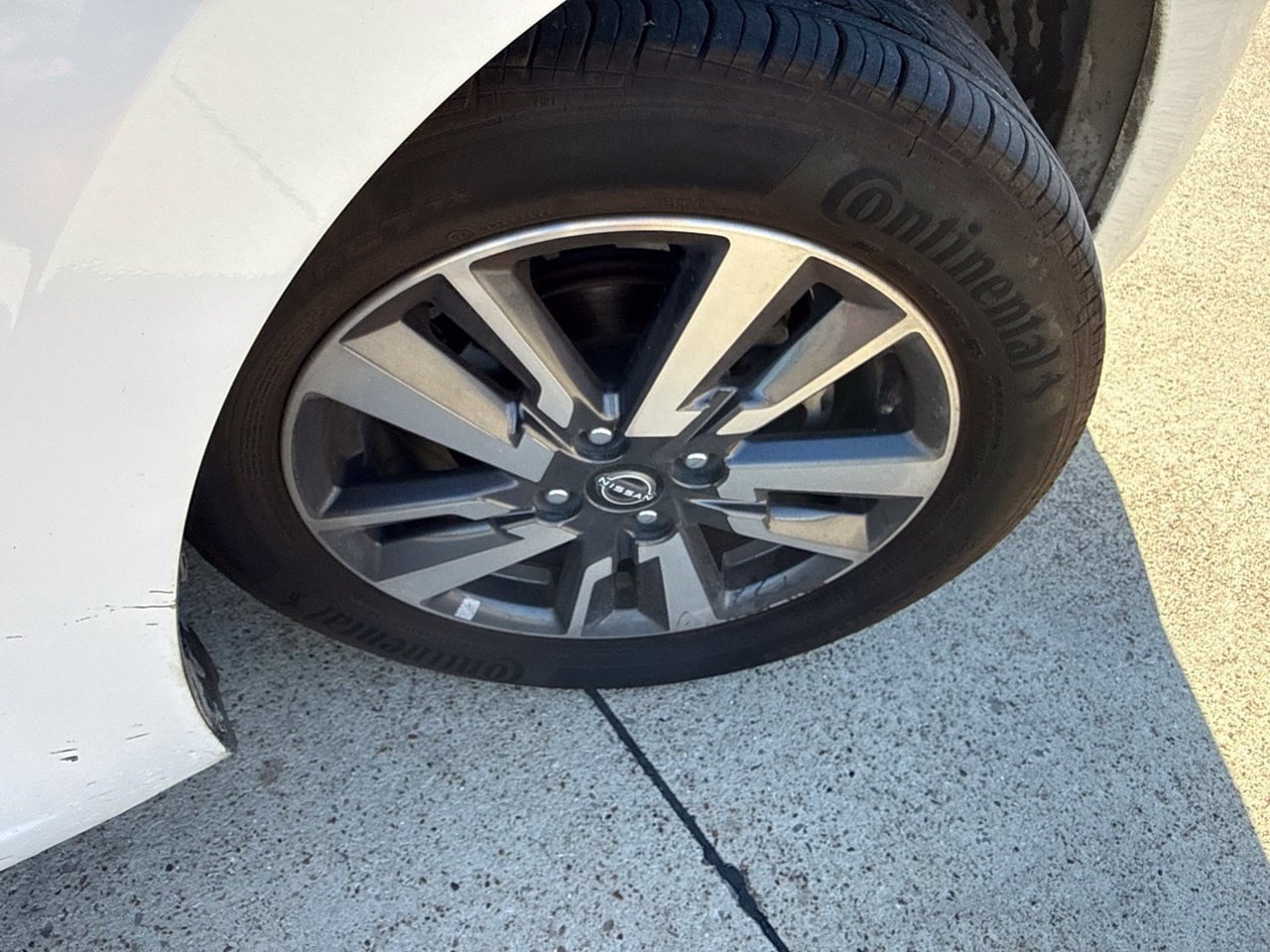 Used 2023 Nissan Versa SV FWD image 16