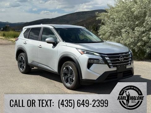 Used 2025 Nissan Rogue SV FWD image 8