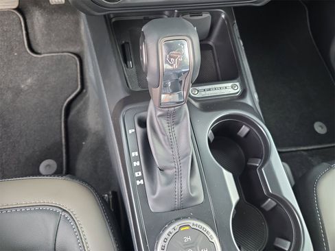 New 2025 Ford Bronco Outer Banks image 18