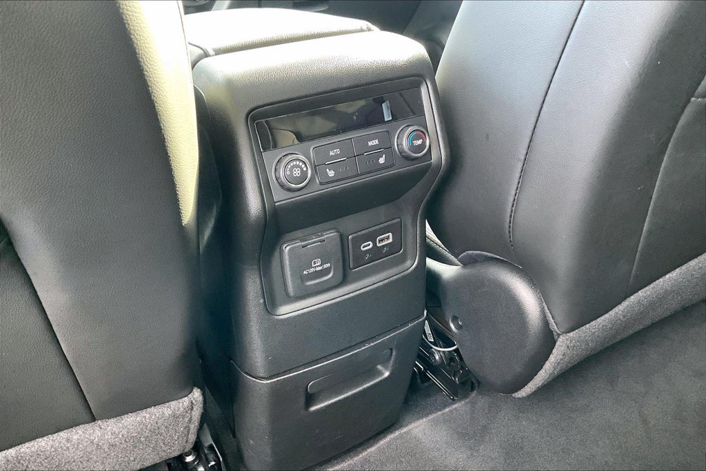 Used 2023 GMC Acadia Denali w/ Denali Ultimate Package FWD image 11