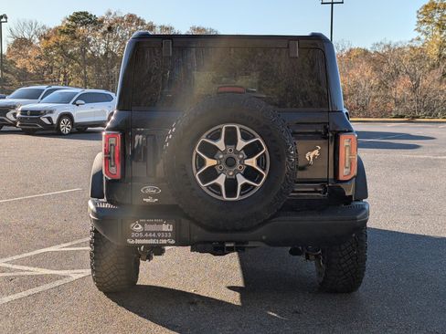 Used 2025 Ford Bronco Badlands image 8