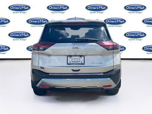 Used 2021 Nissan Rogue Platinum image 7