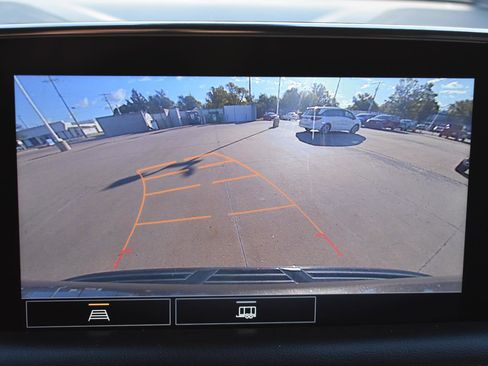 Used 2021 Chevrolet Suburban LT image 4