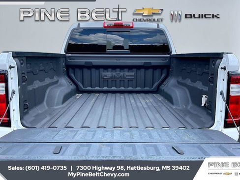 Used 2023 GMC Canyon AT4 w/ Technology Package AWD/4WD image 5