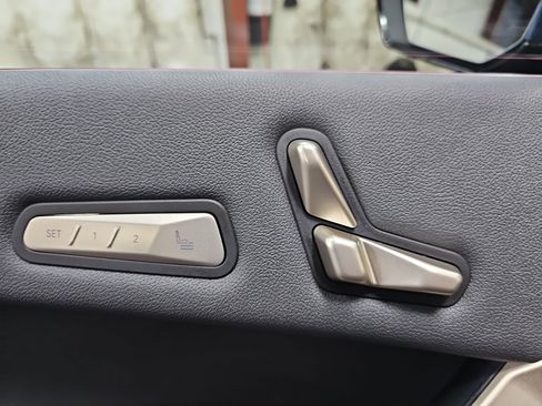 Used 2024 BMW iX xDrive50 w/ Premium Package image 30