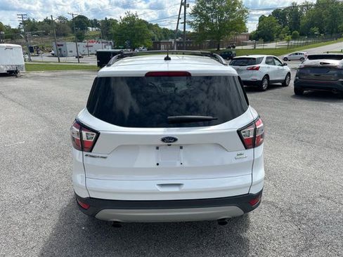 Used 2018 Ford Escape SE FWD image 3